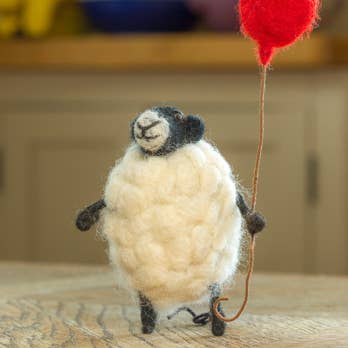 Sheply the Sheep with a Heart Balloon - GEMINI ATELIER